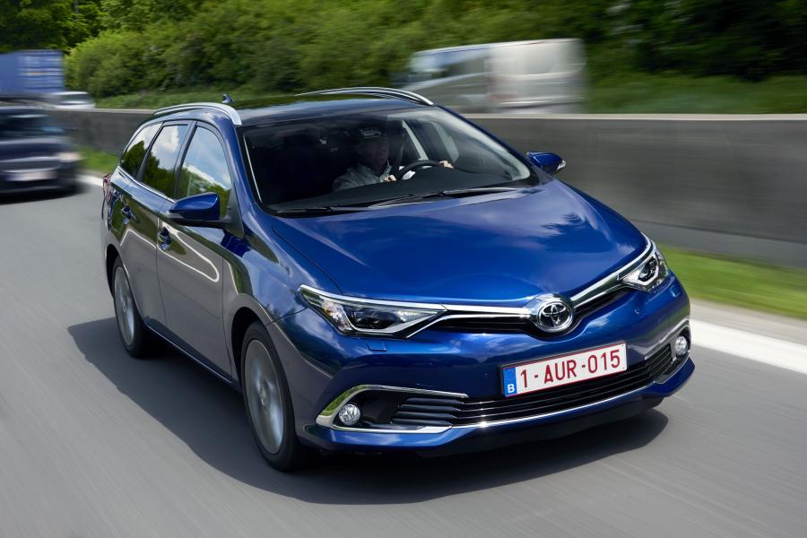  Toyota Auris Tourer Sports 2015 года  (фото 17 из 30)